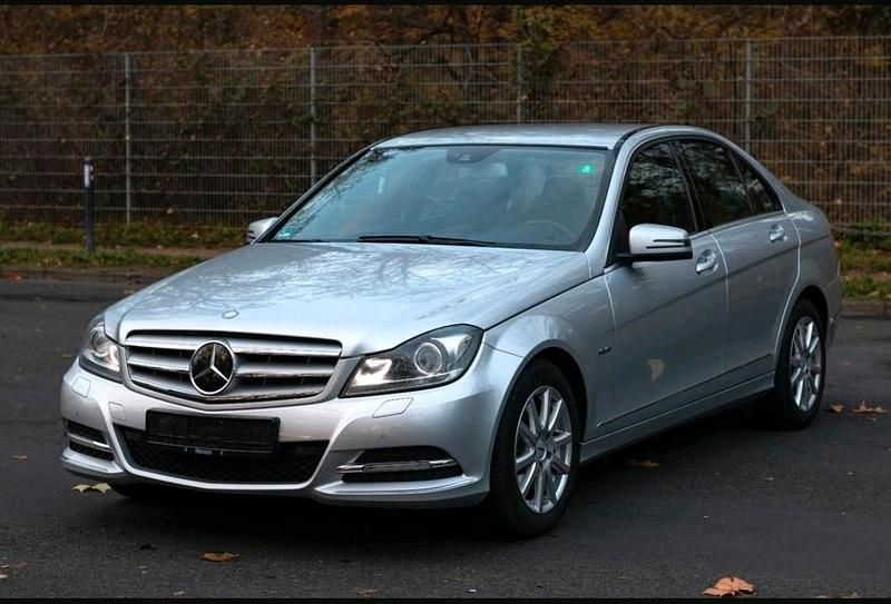 Gebraucht Mercedes C250 204 PS (150 kW) 2012 Silber Limousine