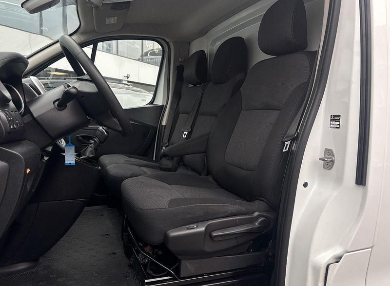 Gebraucht Renault Trafic 120 PS (88 kW) 2021 Weiß Van / Kleinbus