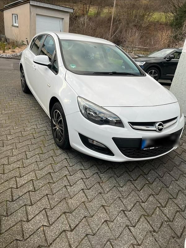 Gebraucht Opel Astra 80 PS (58 kW) 2012 Weiß Kombi