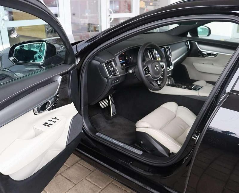 Gebraucht Volvo V90 R-Design 392 PS (288 kW) 2021 Onyx black / metallic Kombi