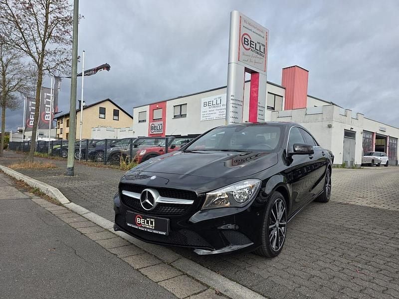 Schwarz Gebraucht 2015 Mercedes CLA180 Urban Limousine | 15.900 € (Guter Preis) - Bild 1/4