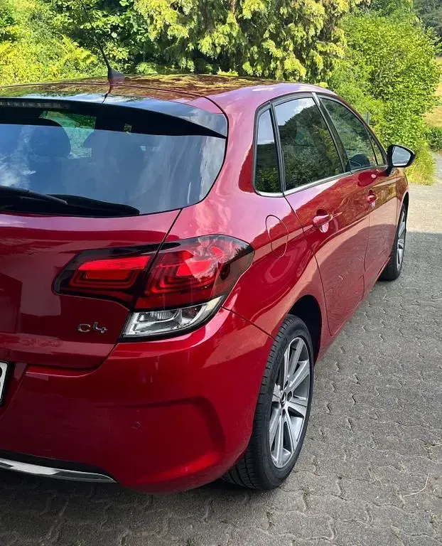 Gebraucht Citroën C4 SELECTION 131 PS (96 kW) 2018 Rot Limousine