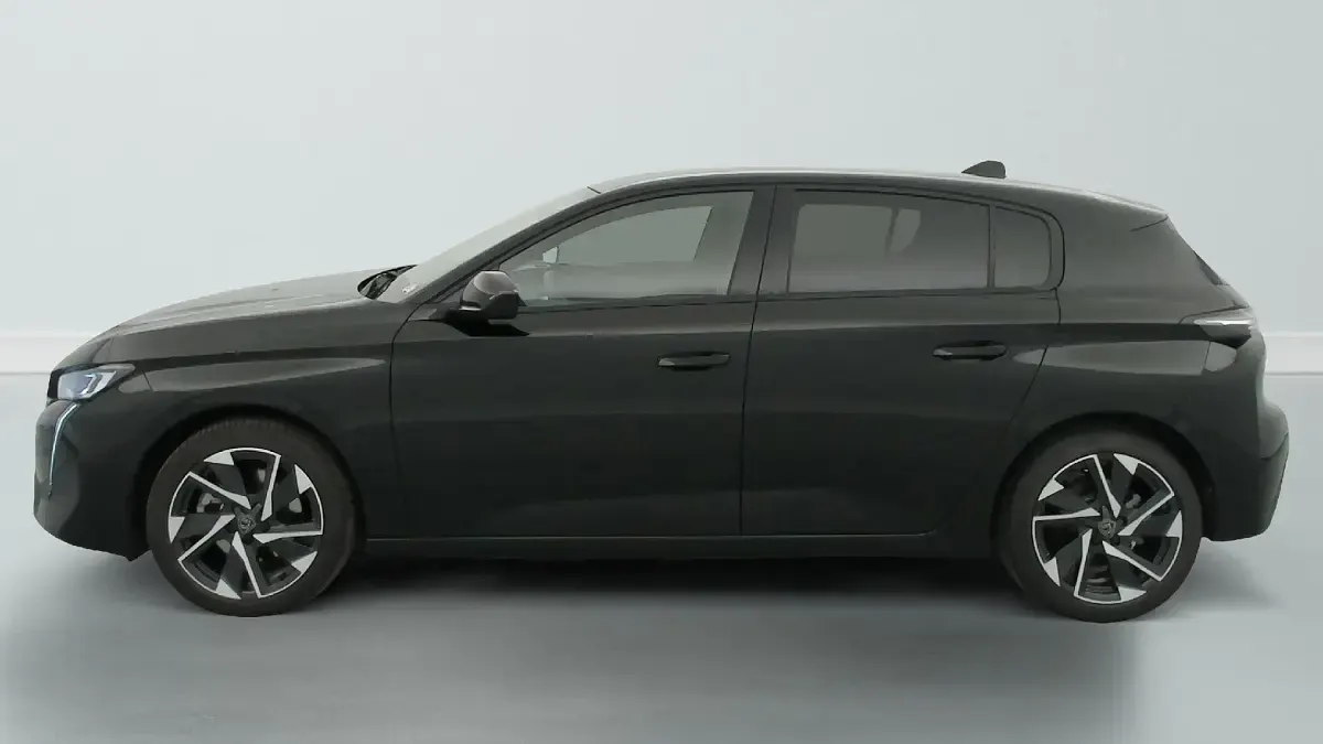 Gebraucht Peugeot 308 Allure 136 PS (100 kW) 2025 Schwarz (noir perla nera) Limousine