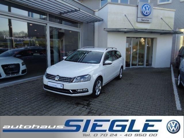 Weiß Gebraucht 2012 VW Passat Highline Kombi | 17.440 € - Bild 1/4