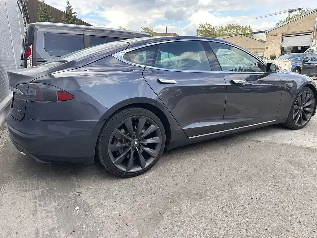 Second-hand Tesla Model S 386 kW (525 CP) 2015 Negru Hatchback