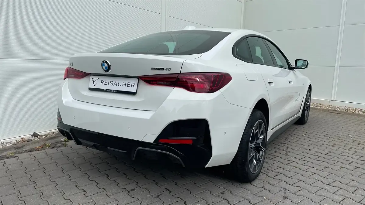 Neu BMW i4 Efficient Dynamics 250 kW (340 PS) 2026 Alpinweiß uni Limousine