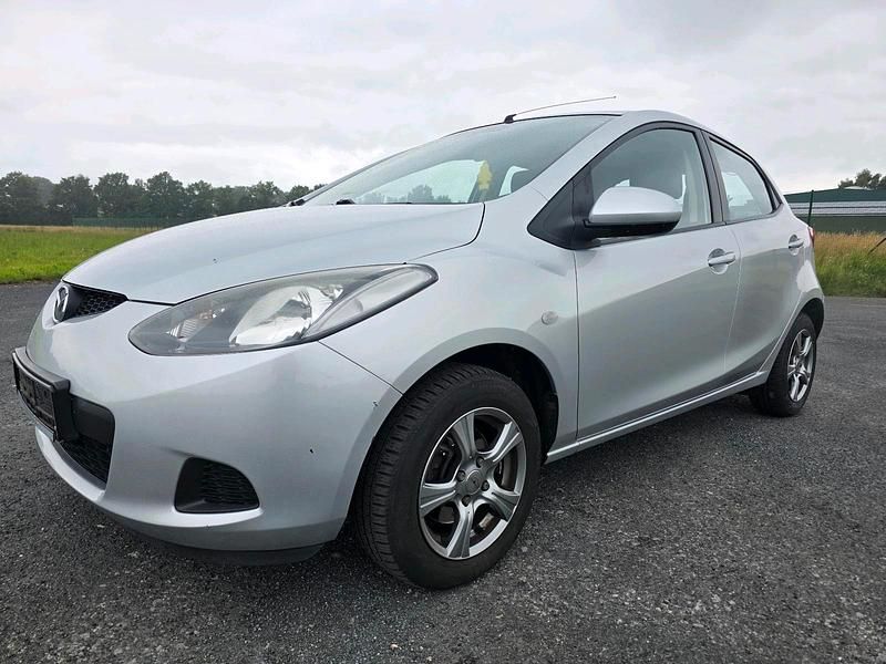 Gebraucht Mazda 2 75 PS (55 kW) 2009 Silber Kleinwagen