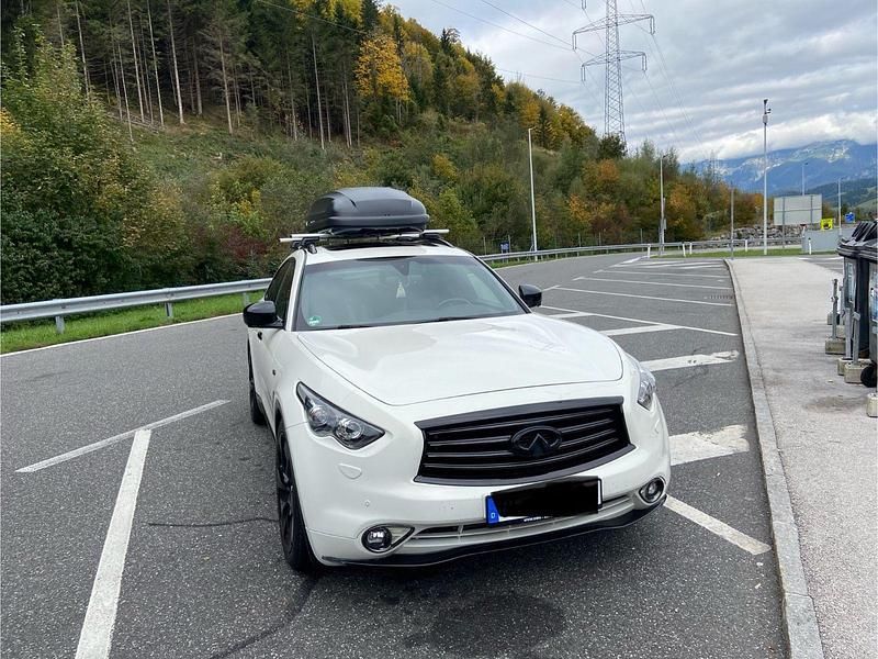 Weiß Gebraucht 2016 Infiniti QX70 SUV | 18.799 € (Etwas zu teuer) - Bild 1/4