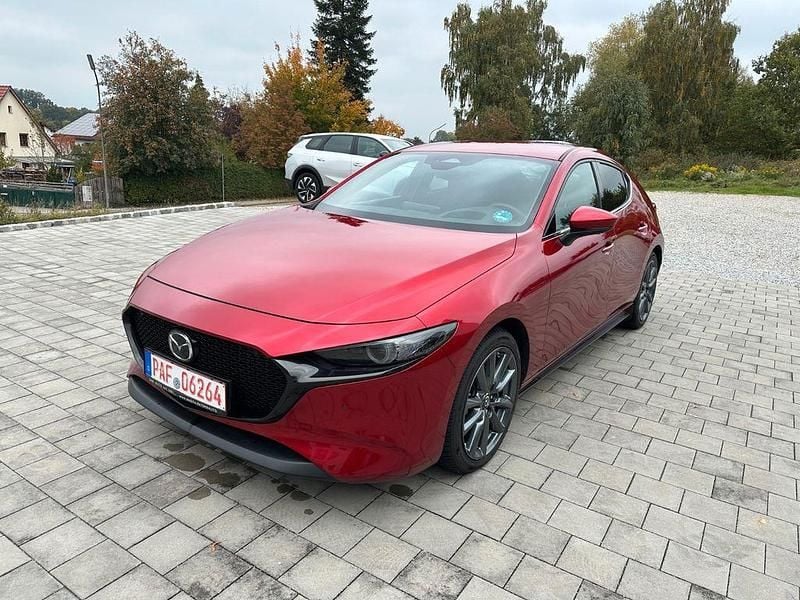 Rot Gebraucht 2025 Mazda 3 Takumi-Line Limousine | 20.950 € (Superpreis) - Bild 1/4