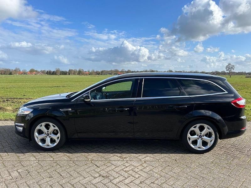 Gebraucht Ford Mondeo Titanium 163 PS (119 kW) 2012 Schwarz Kombi