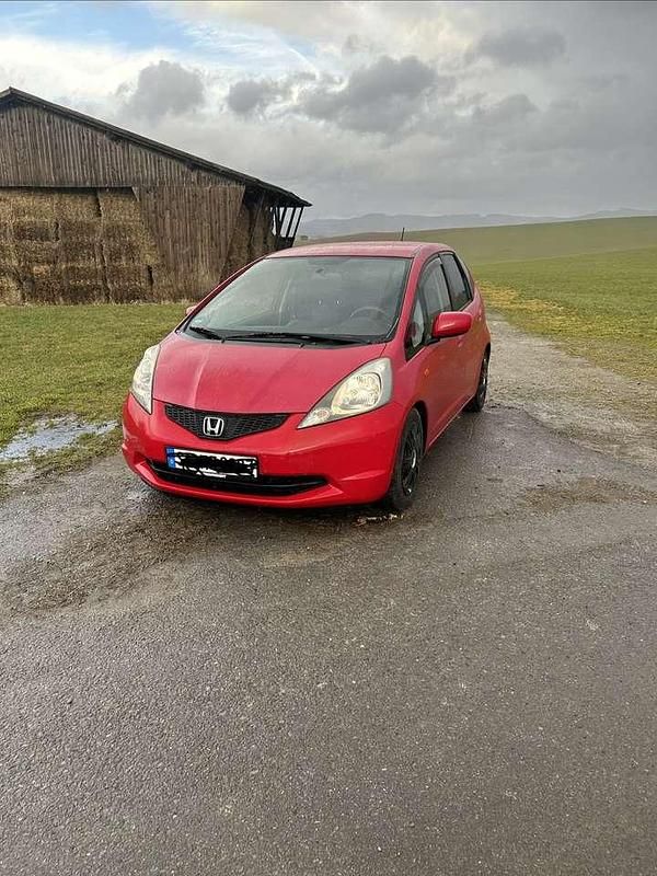 Gebraucht Honda Jazz Trend 90 PS (66 kW) 2011 Rot Kleinwagen