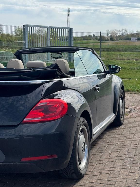Gebraucht VW Beetle 105 PS (77 kW) 2014 Schwarz Kleinwagen