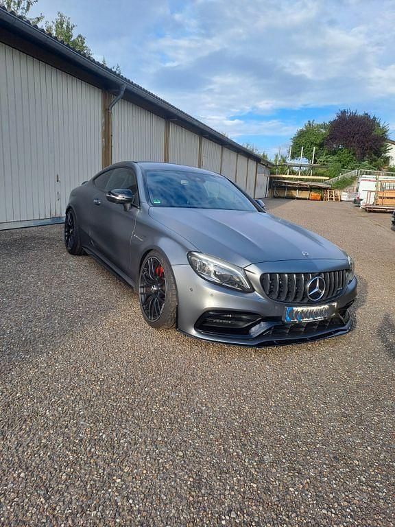 Grau Gebraucht 2021 Mercedes C63S AMG AMG Coupé | 83.000 € (Etwas zu teuer) - Bild 1/4