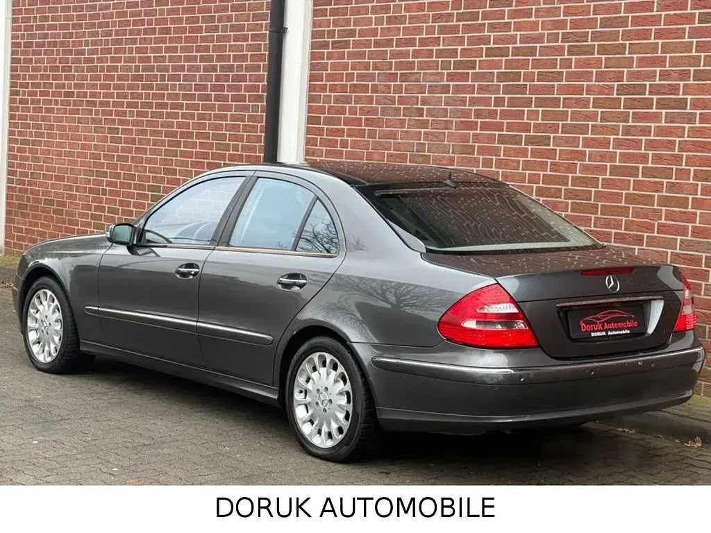 Gebraucht Mercedes E500 306 PS (225 kW) 2004 Grün Limousine