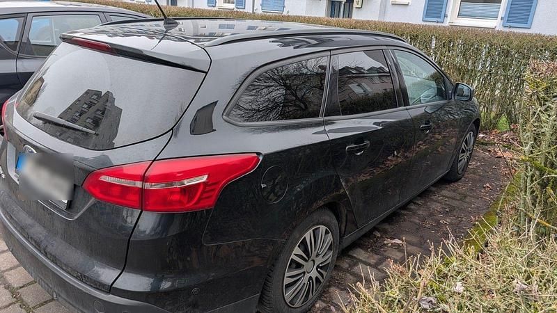 Gebraucht Ford Focus Titanium 120 PS (88 kW) 2015 Schwarz Kombi