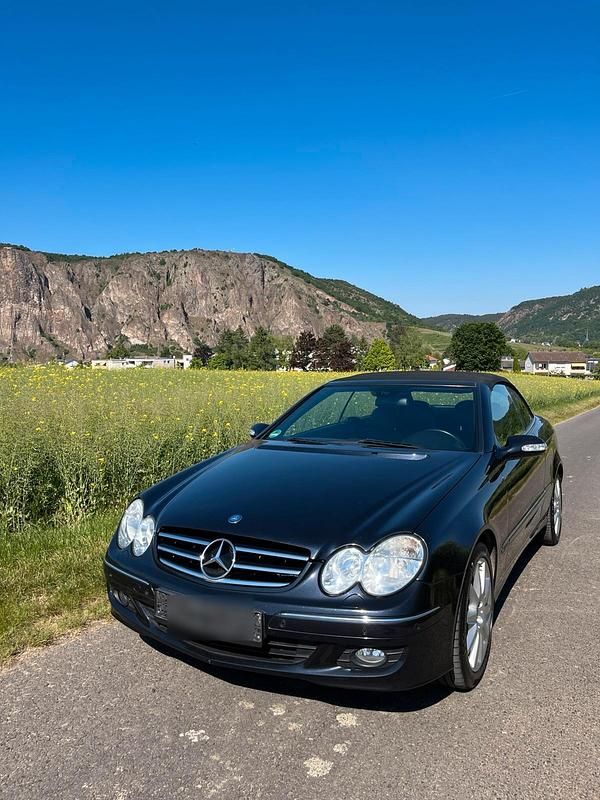 Blau Gebraucht 2008 Mercedes CLK200 Cabrio | 8.800 € (Fairer Preis) - Bild 1/4