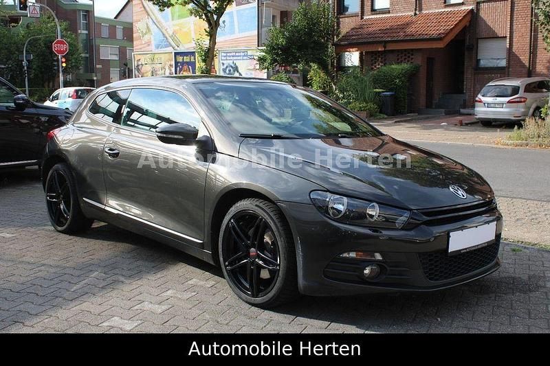 Gebraucht VW Scirocco 160 PS (117 kW) 2008 Dark maroon Coupé