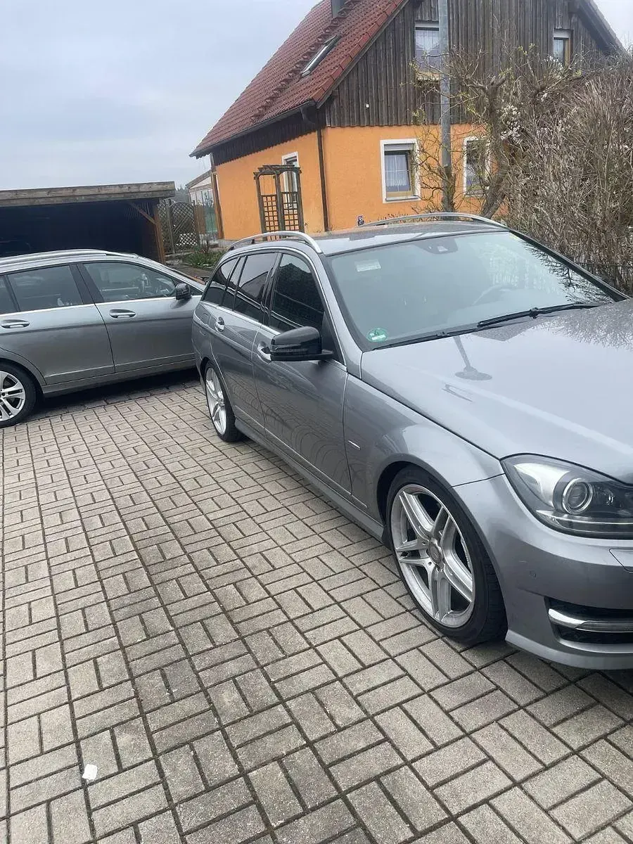 Gebraucht Mercedes C300 231 PS (169 kW) 2011 Grau Kombi