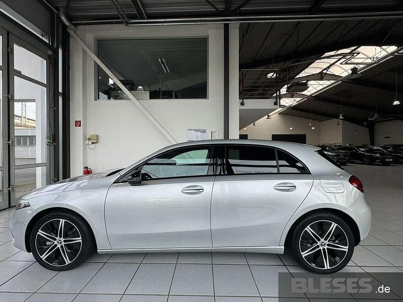 Gebraucht Mercedes A220 Progressive 190 PS (139 kW) 2023 Iridiumsilber Limousine