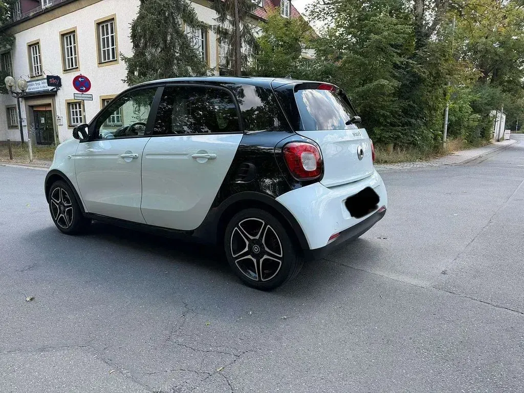 Gebraucht Smart ForFour Brabus 90 PS (66 kW) 2018 Weiß Kleinwagen