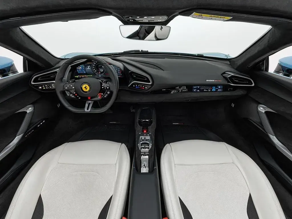 Gebraucht Ferrari 296 825 PS (606 kW) 2024 Blau Cabrio