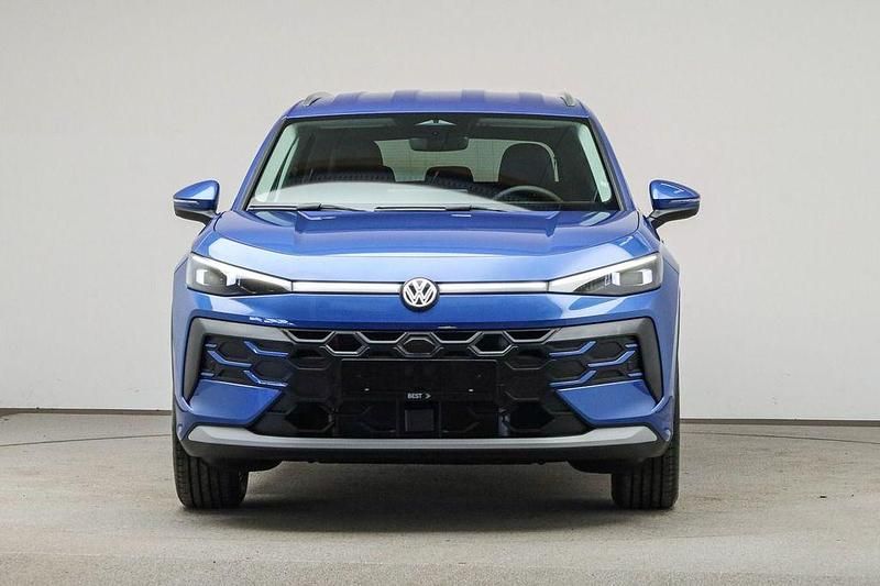 Neu VW T-Roc Style 150 PS (110 kW) 2026 Blau SUV