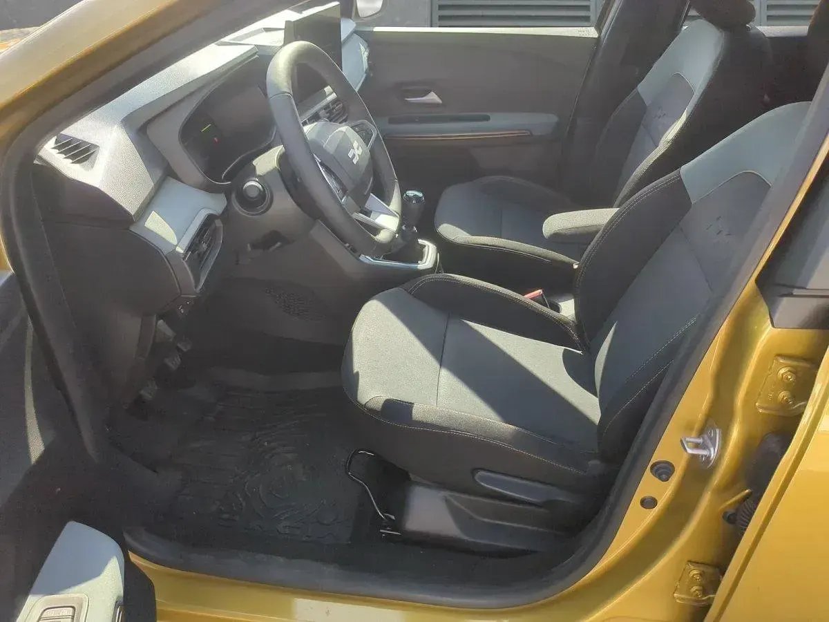 Neu Dacia Sandero Extreme 110 PS (80 kW) 2026 Amberyellow SUV