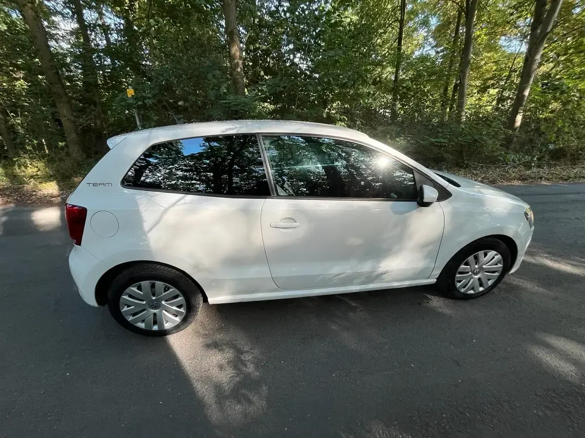 Gebraucht VW Polo Team 75 PS (55 kW) 2010 Weiß Kleinwagen