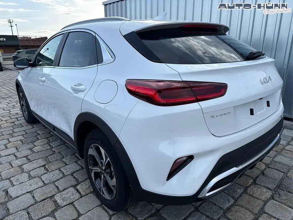 Neu Kia XCeed Style 150 PS (110 kW) 2026 Deluxewhite metallic SUV