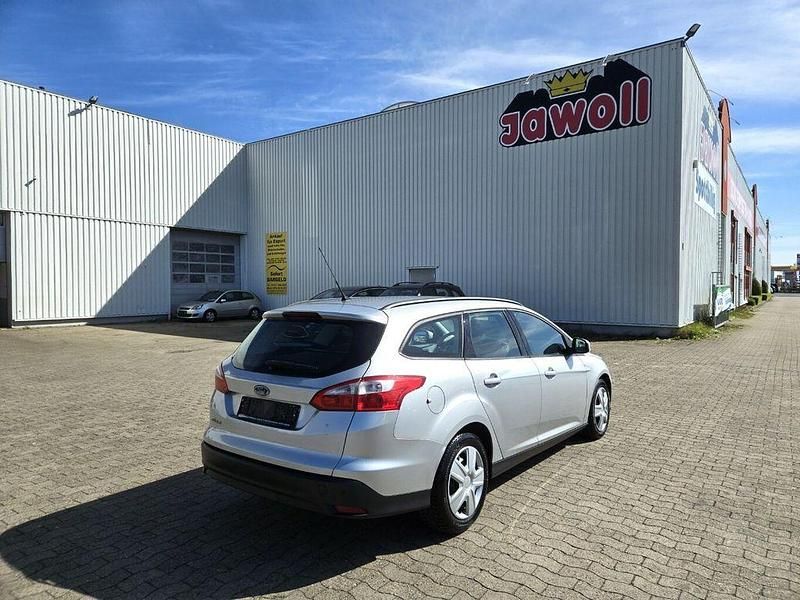 Gebraucht Ford Focus Trend 125 PS (91 kW) 2012 Silber Kombi