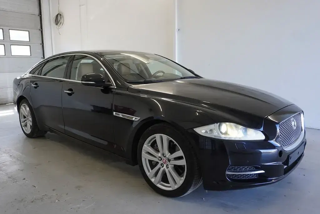 Gebraucht Jaguar XJ Premium Luxury 385 PS (283 kW) 2010 Schwarz Limousine