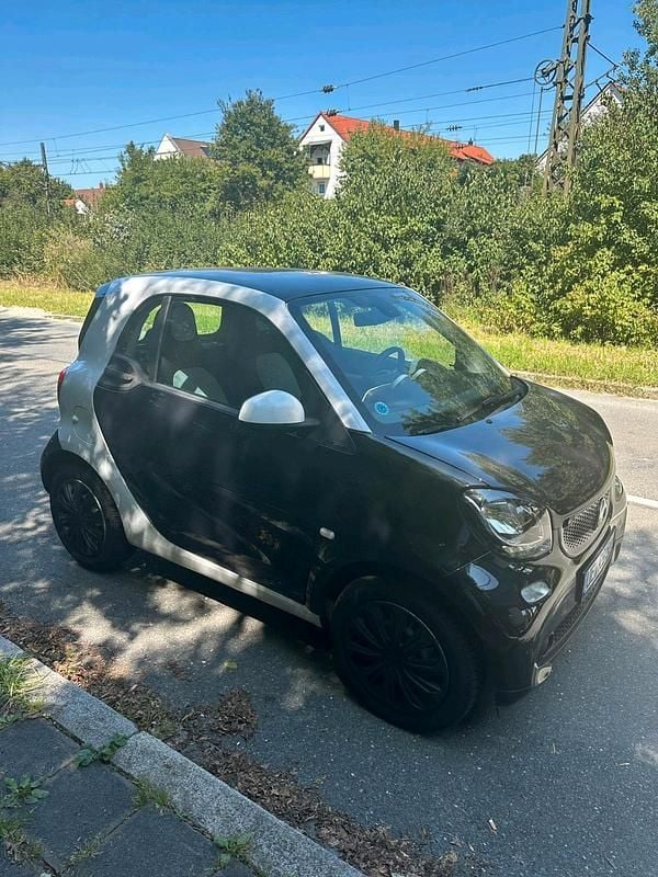 Schwarz Gebraucht 2015 Smart ForTwo Coupé Passion Kleinwagen | 7.900 € (Guter Preis) - Bild 1/4