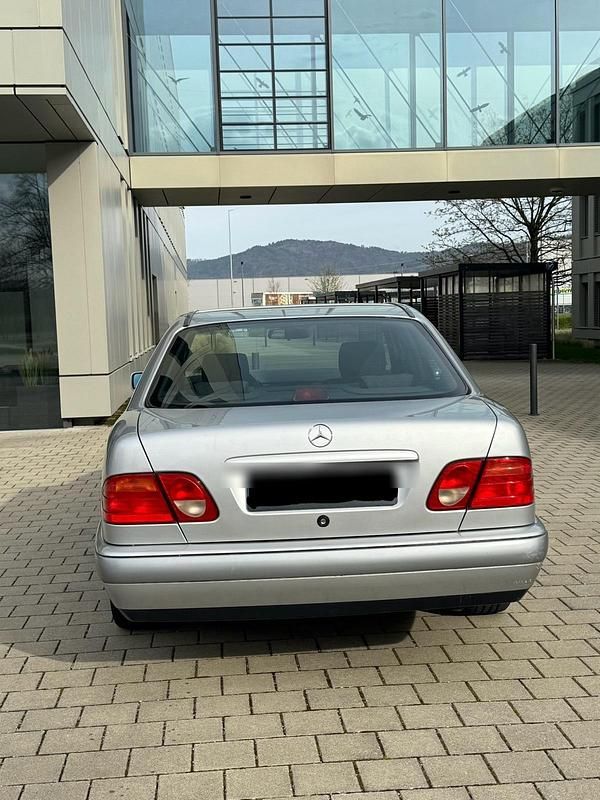 Gebraucht 1997 Mercedes E200 Limousine | 1.100 € (Superpreis) - Bild 1/4
