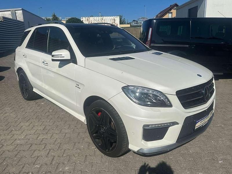 Diamantweiss Gebraucht 2015 Mercedes ML63 AMG AMG SUV | 32.495 € (Etwas zu teuer) - Bild 1/4