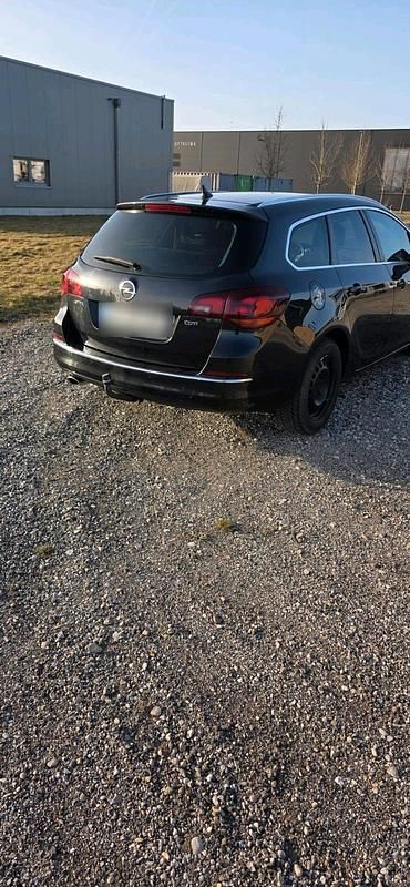 Gebraucht Opel Astra 165 PS (121 kW) 2014 Schwarz Kombi