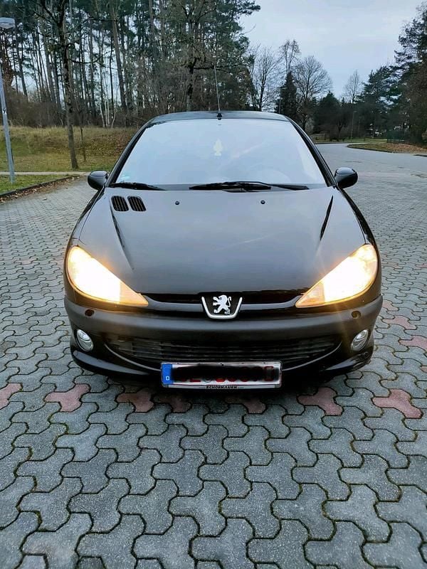Schwarz Gebraucht 2002 Peugeot 206 Limousine | 920 € (Fairer Preis) - Bild 1/4