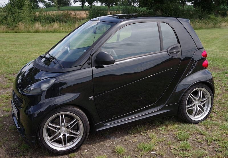 Schwarz Gebraucht 2011 Smart ForTwo Coupé Brabus Xclusive Coupé | 7.990 € (Fairer Preis) - Bild 1/4