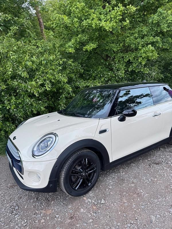 Gebraucht Mini Cooper D 116 PS (85 kW) 2015 Weiß Kleinwagen
