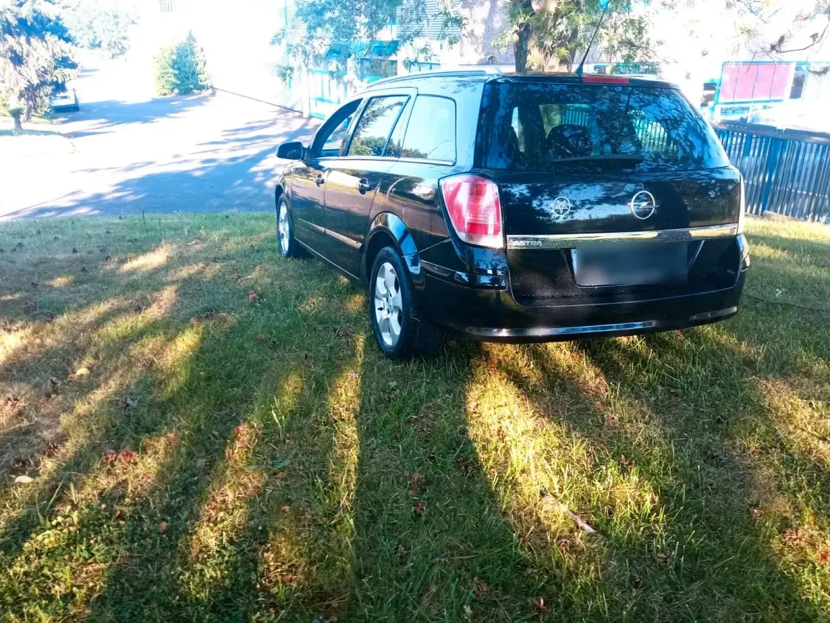 Gebraucht Opel Astra 125 PS (91 kW) 2005 Schwarz Kombi