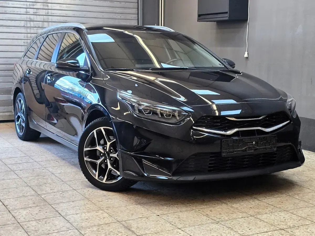 Gebraucht Kia Ceed Sportswagon 160 PS (117 kW) 2024 Schwarz Kombi