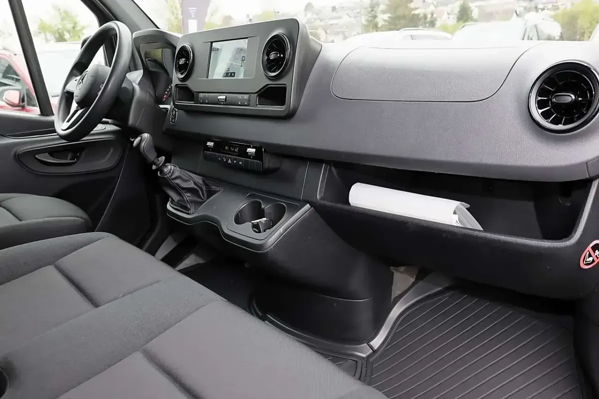 Gebraucht Mercedes Sprinter 170 PS (125 kW) 2022 Tenoritgrau metallic Van