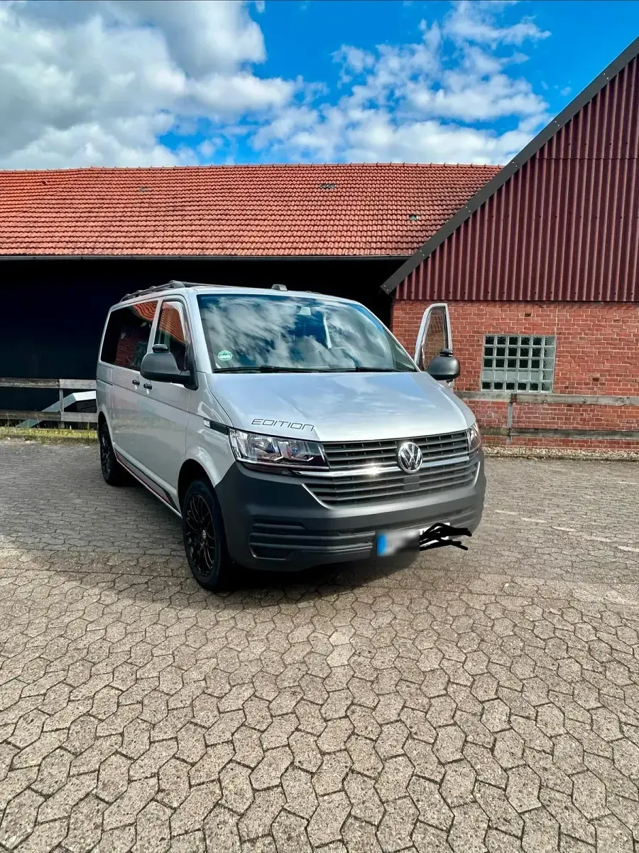Gebraucht VW Multivan 150 PS (110 kW) 2021 Silber Van / Kleinbus