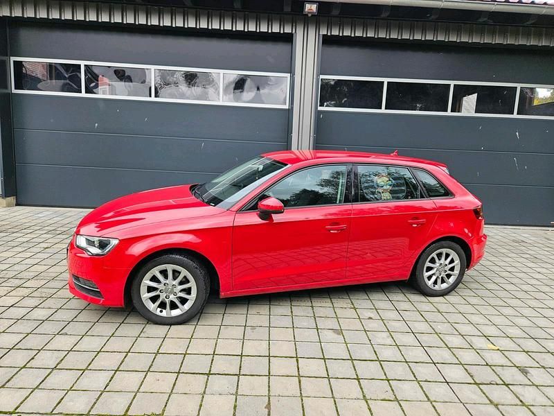 Gebraucht Audi A3 122 PS (89 kW) 2013 Rot Limousine