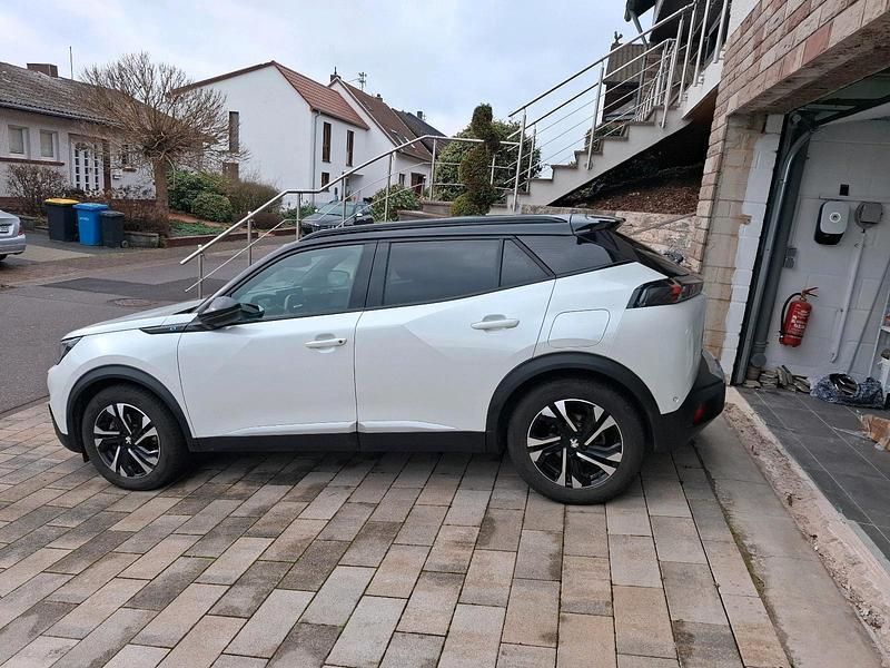 Gebraucht Peugeot e-2008 GTi 100 kW (136 PS) 2021 Weiß SUV