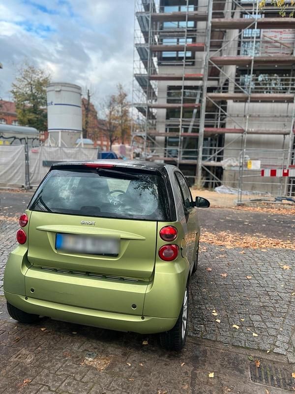 Grün Gebraucht 2011 Smart ForTwo Coupé Coupé | 5.700 € - Bild 1/4