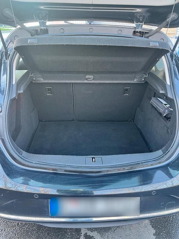 Gebraucht Opel Astra 100 PS (73 kW) 2013 Schwarz Kleinwagen