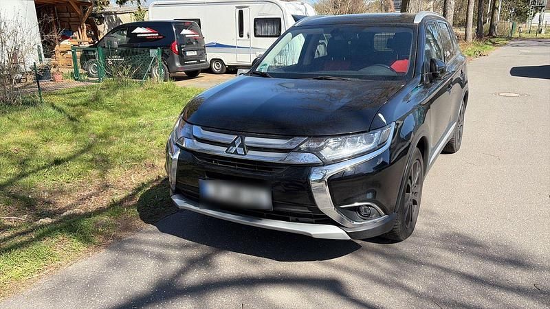 Gebraucht Mitsubishi Outlander 150 PS (110 kW) 2017 Schwarz SUV