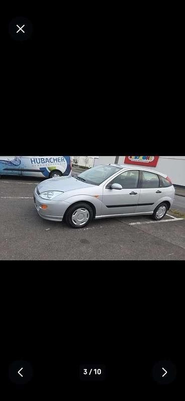 Gebraucht Ford Focus Ambiente 116 PS (85 kW) 1999 Silber Limousine