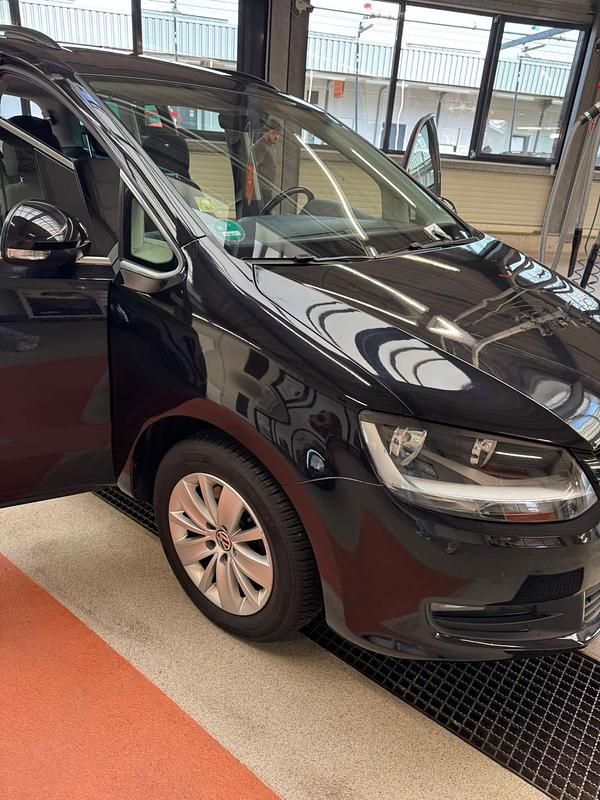 Gebraucht VW Sharan 2019 Schwarz Van / Kleinbus