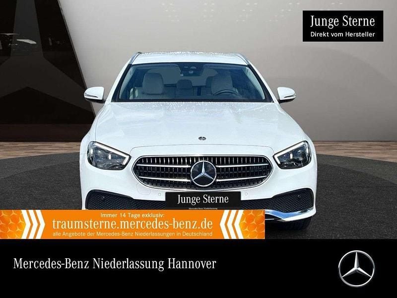Weiß Gebraucht 2021 Mercedes E300 Avantgarde Limousine | 29.990 € (Superpreis) - Bild 1/3